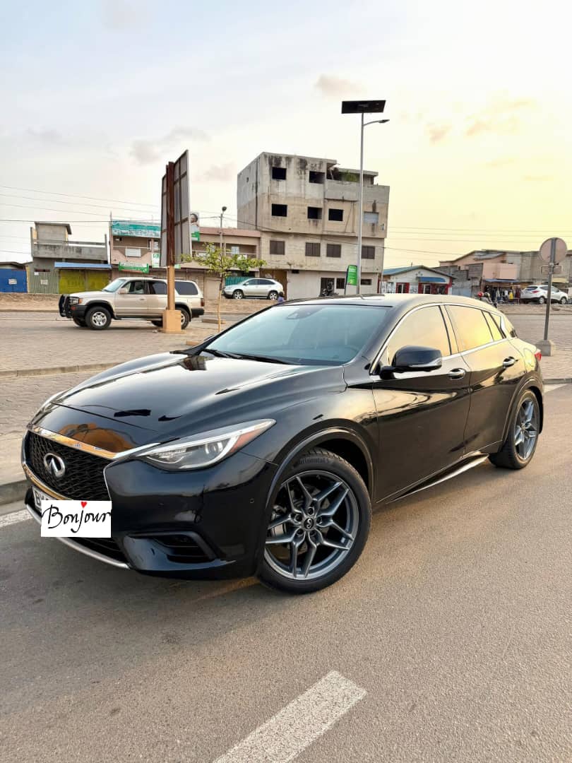 Infinitif QX 30 S